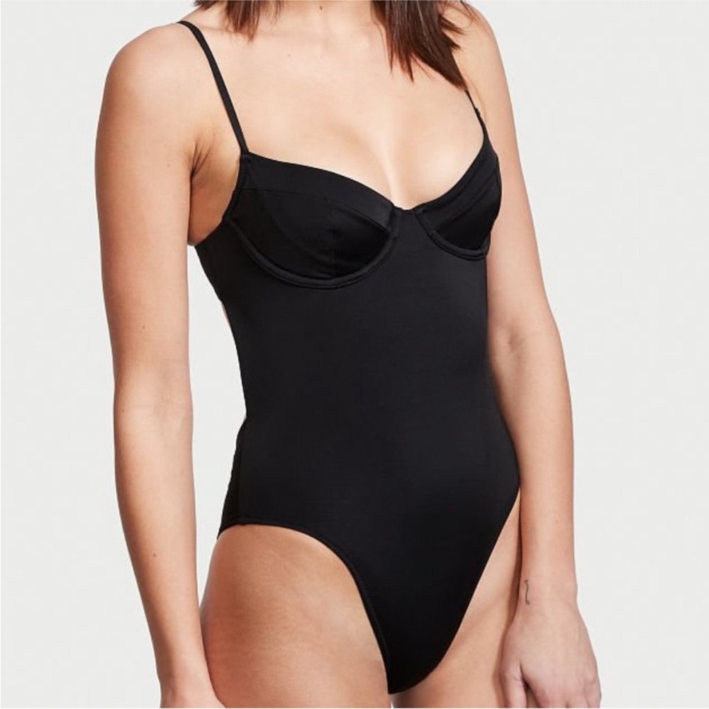 Victoria’s Secret Essential Wicked Swimsuit Size M - Picture 2 of 5